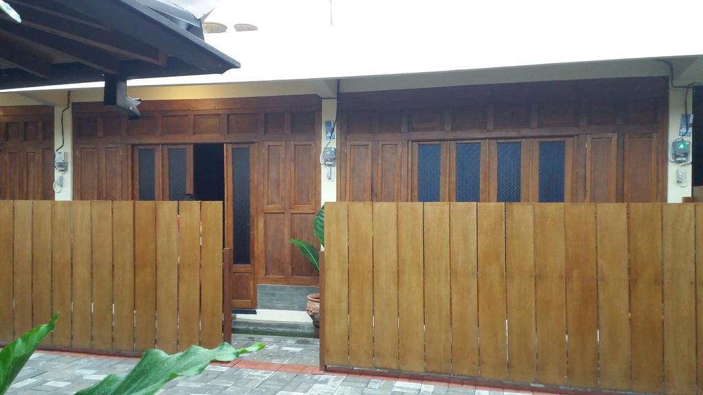 Ndalem Mj Homestay Yogyakarta Exterior photo