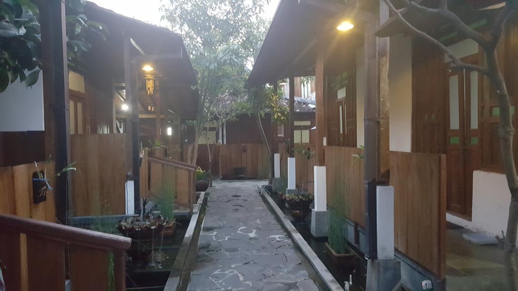 Ndalem Mj Homestay Yogyakarta Exterior photo