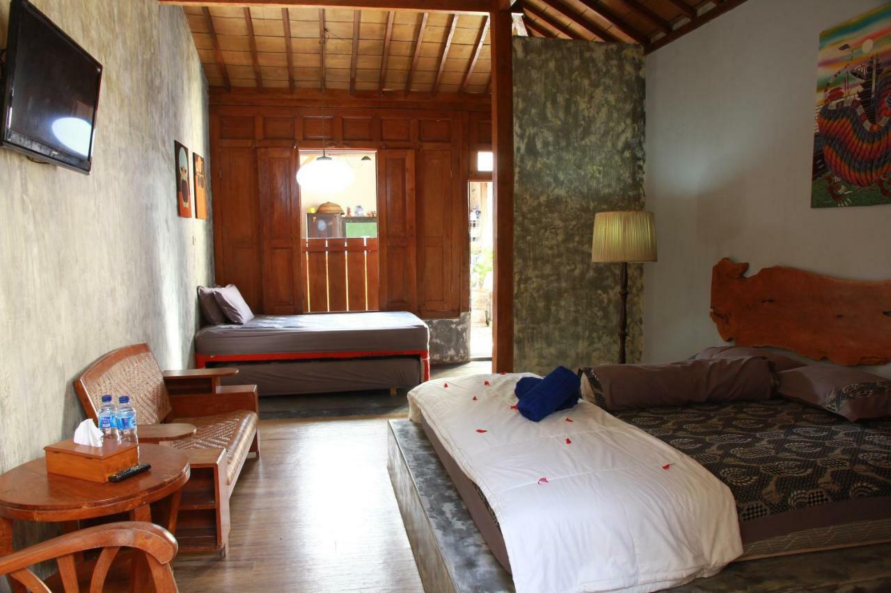 Ndalem Mj Homestay Yogyakarta Exterior photo